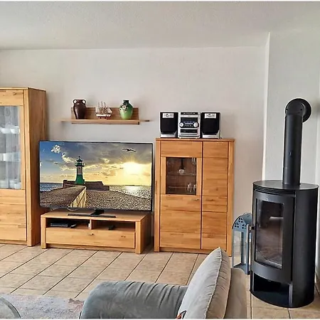 Patricia Comfortable *